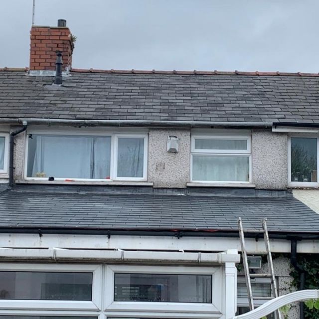 Before and after of a new slate roof recently completed in Newport 
📞 07884 013048 
👉 redlandpropertyservices.com
Cardiff, The Vale of Glamorgan & Newport
Check out our 5* reviews on checkatrade 👉 checkatrade.com/trades/RedlandPropertyServices